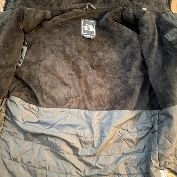 The North Face Women's Black Snow Jacket - Picture 5 of 6